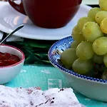Oda ve Kahvaltı Torrette Etrusche